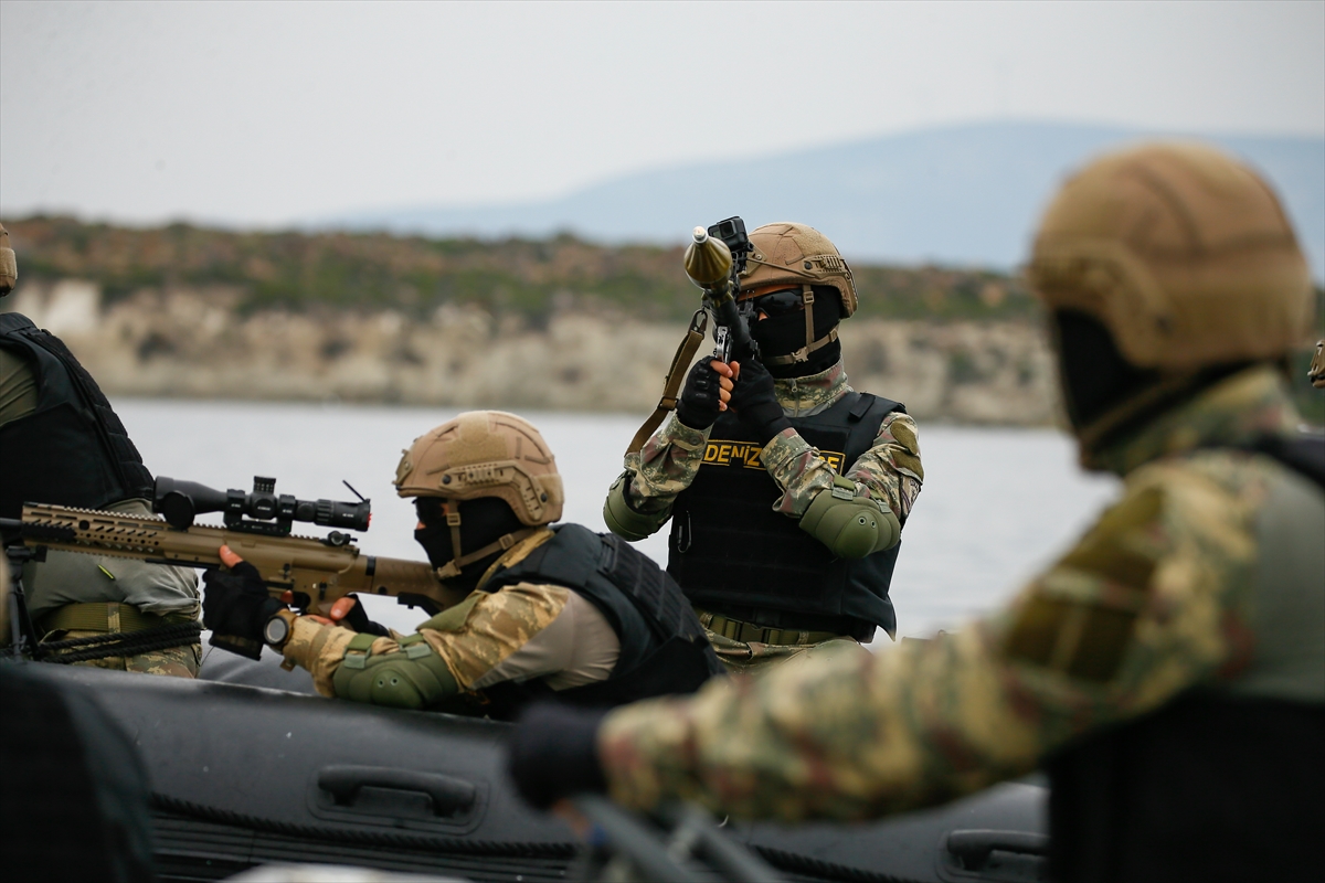 'Timsahlar'ın derin sularda nefes kesen eğitimi