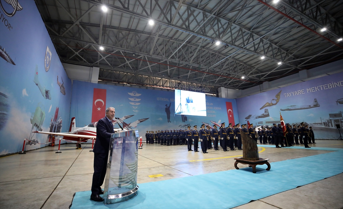Genç kartallar brövelerini taktı