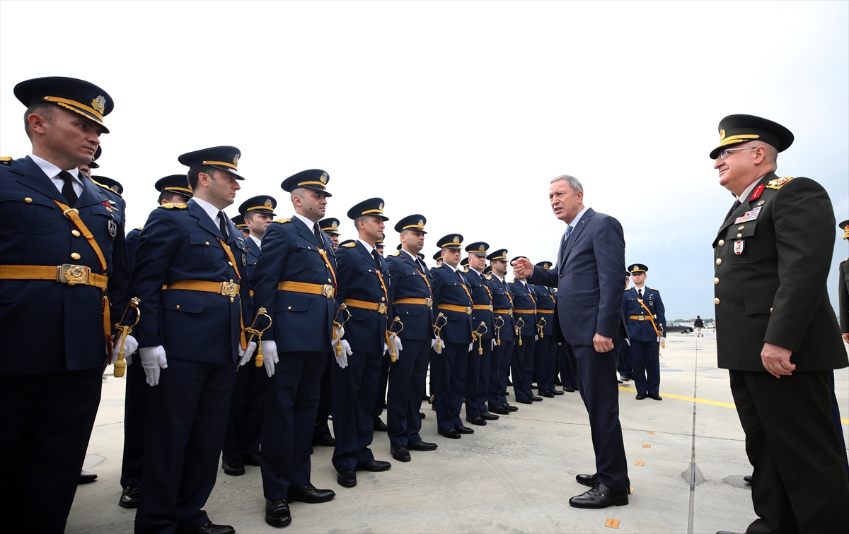 Genç kartallar brövelerini taktı