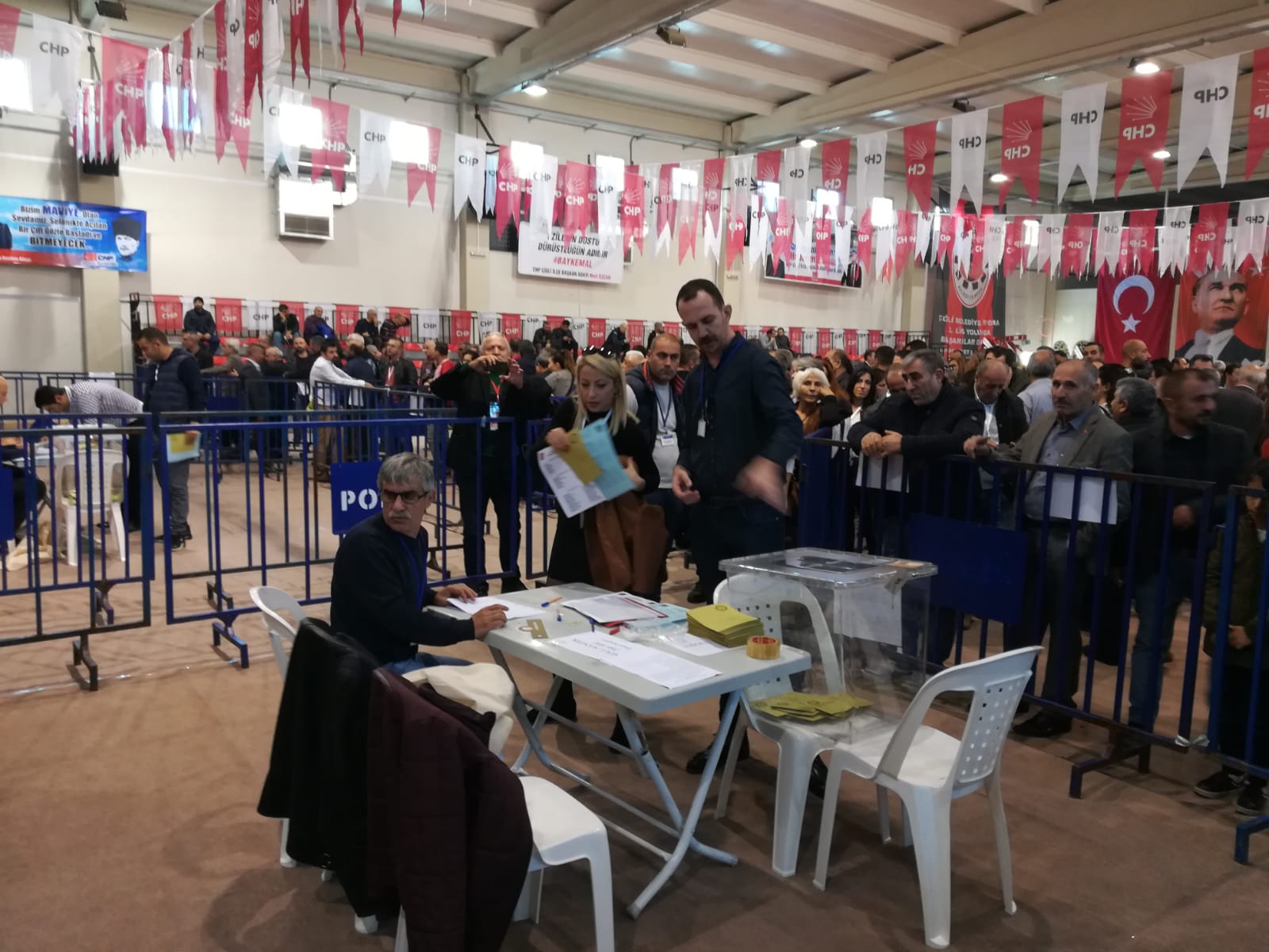 CHP Çiğli İlçe Kongresi'nden kareler