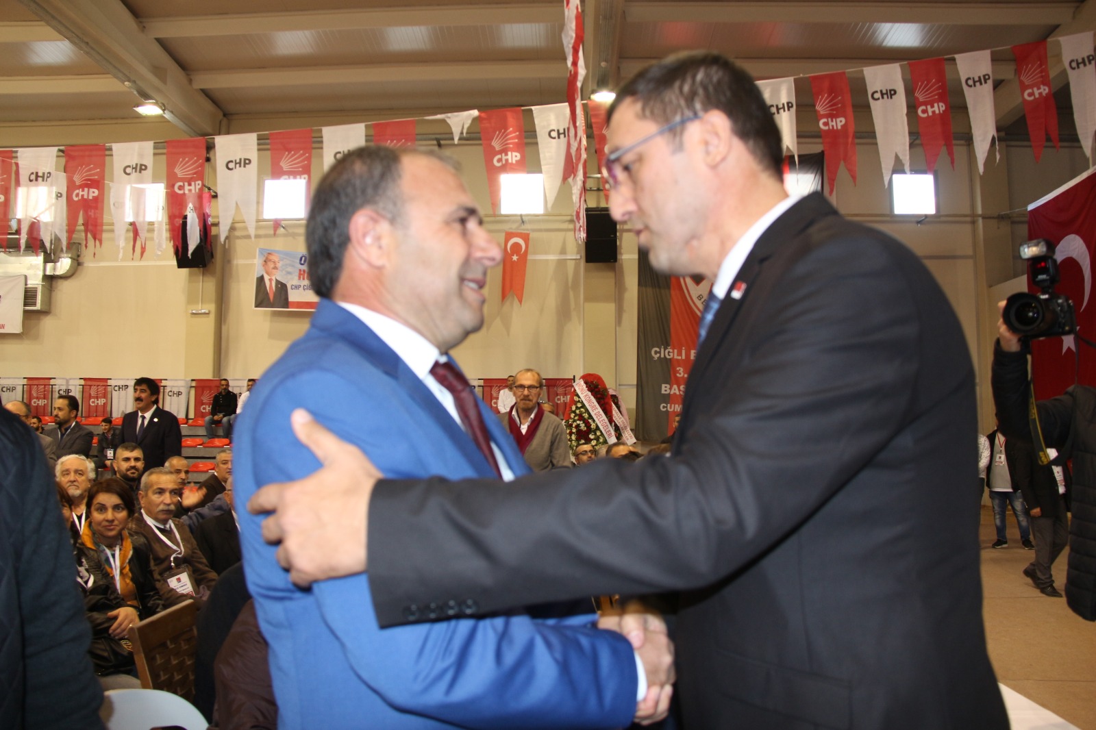 CHP Çiğli İlçe Kongresi'nden kareler