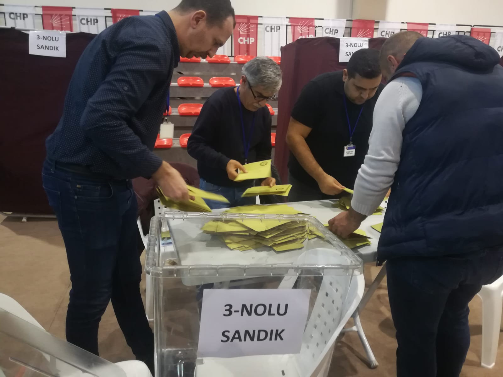 CHP Çiğli İlçe Kongresi'nden kareler