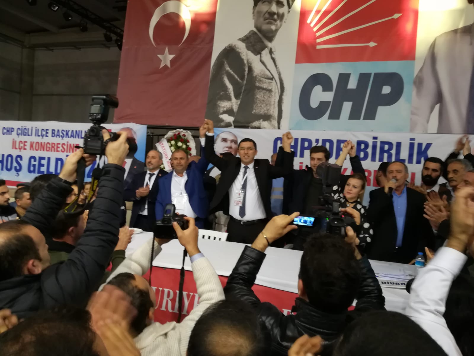 CHP Çiğli İlçe Kongresi'nden kareler