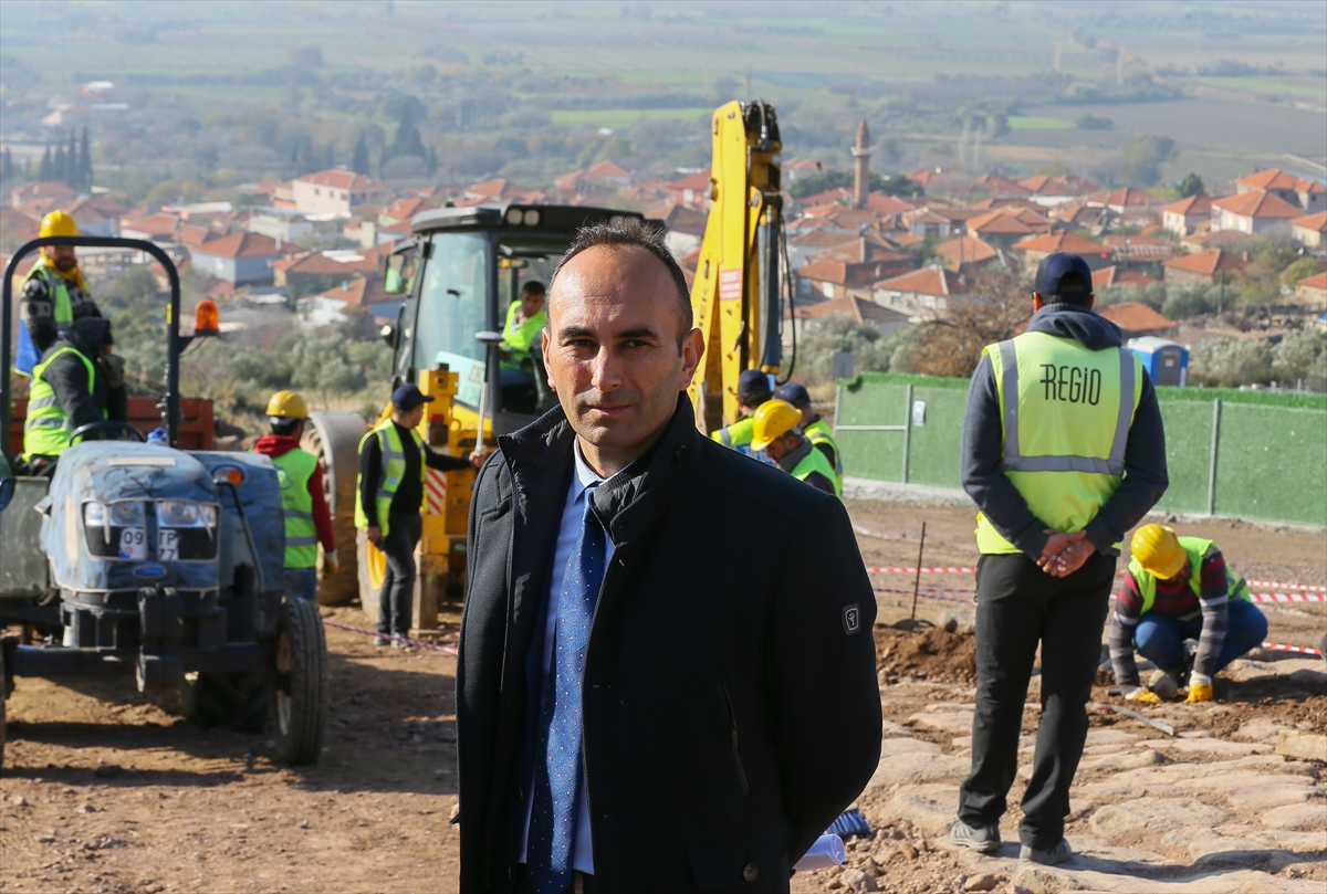 Otoyolla kesişen 2 bin 600 yıllık yol çelik köprüyle korundu