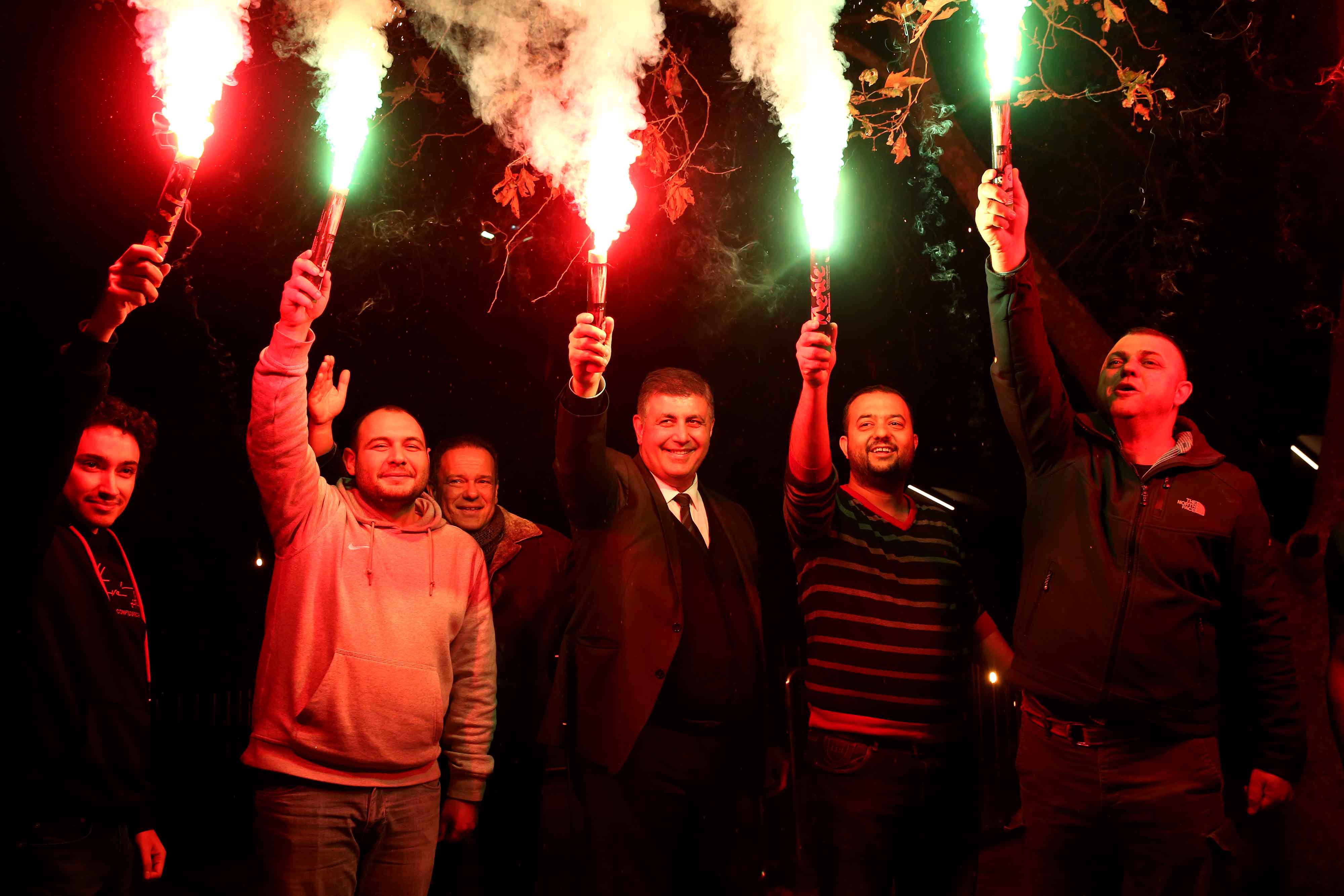 Dünya Karşıyakalılar Günü'ne muhteşem kutlama!