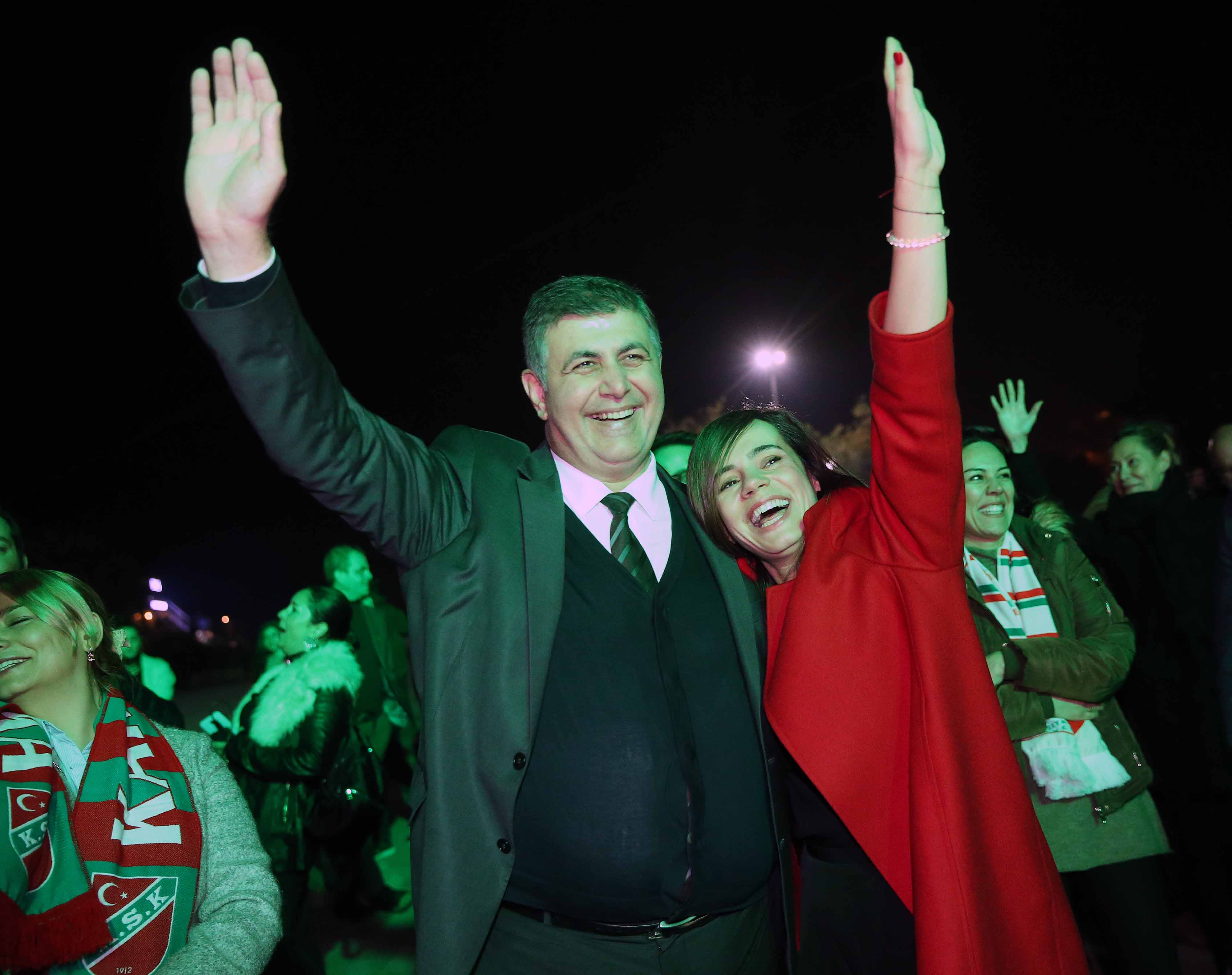 Dünya Karşıyakalılar Günü'ne muhteşem kutlama!
