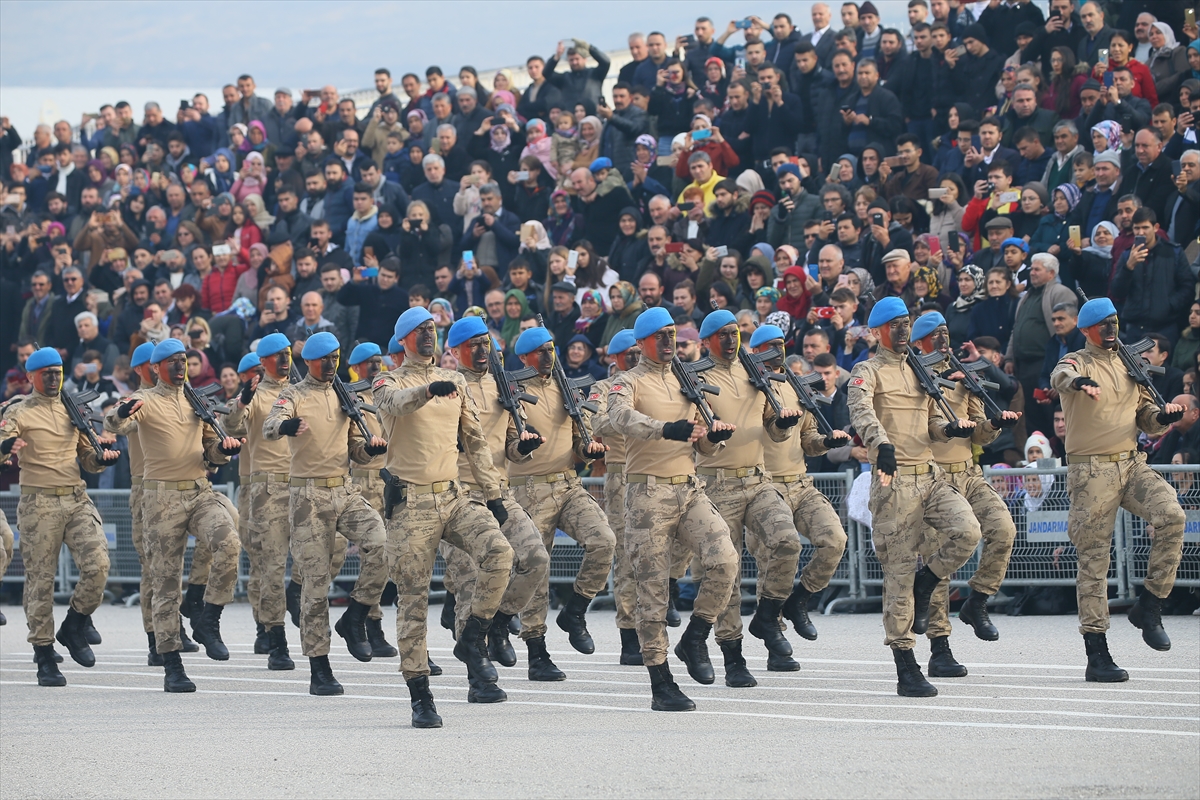 Jandarma komandolar nefes kesti
