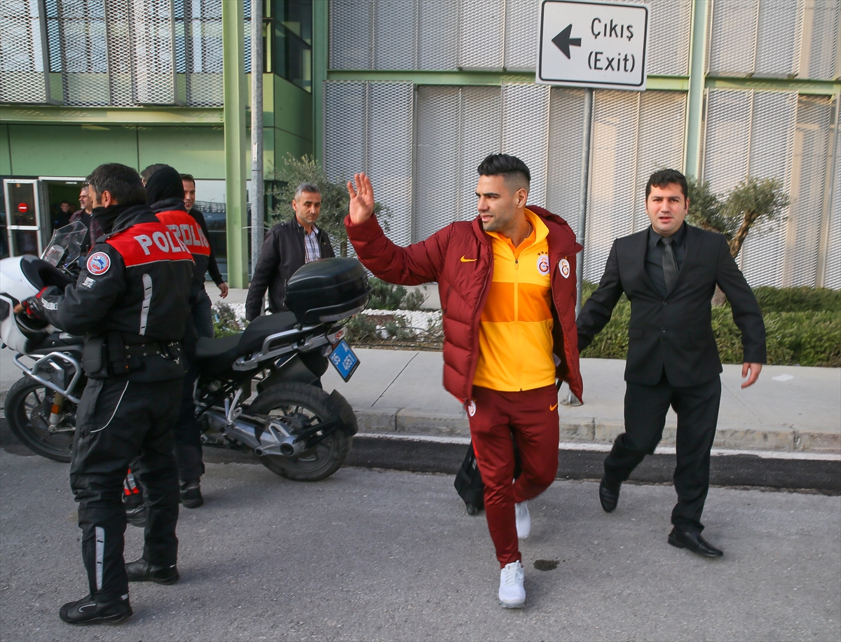 Galatasaray kafilesi İzmir'e geldi