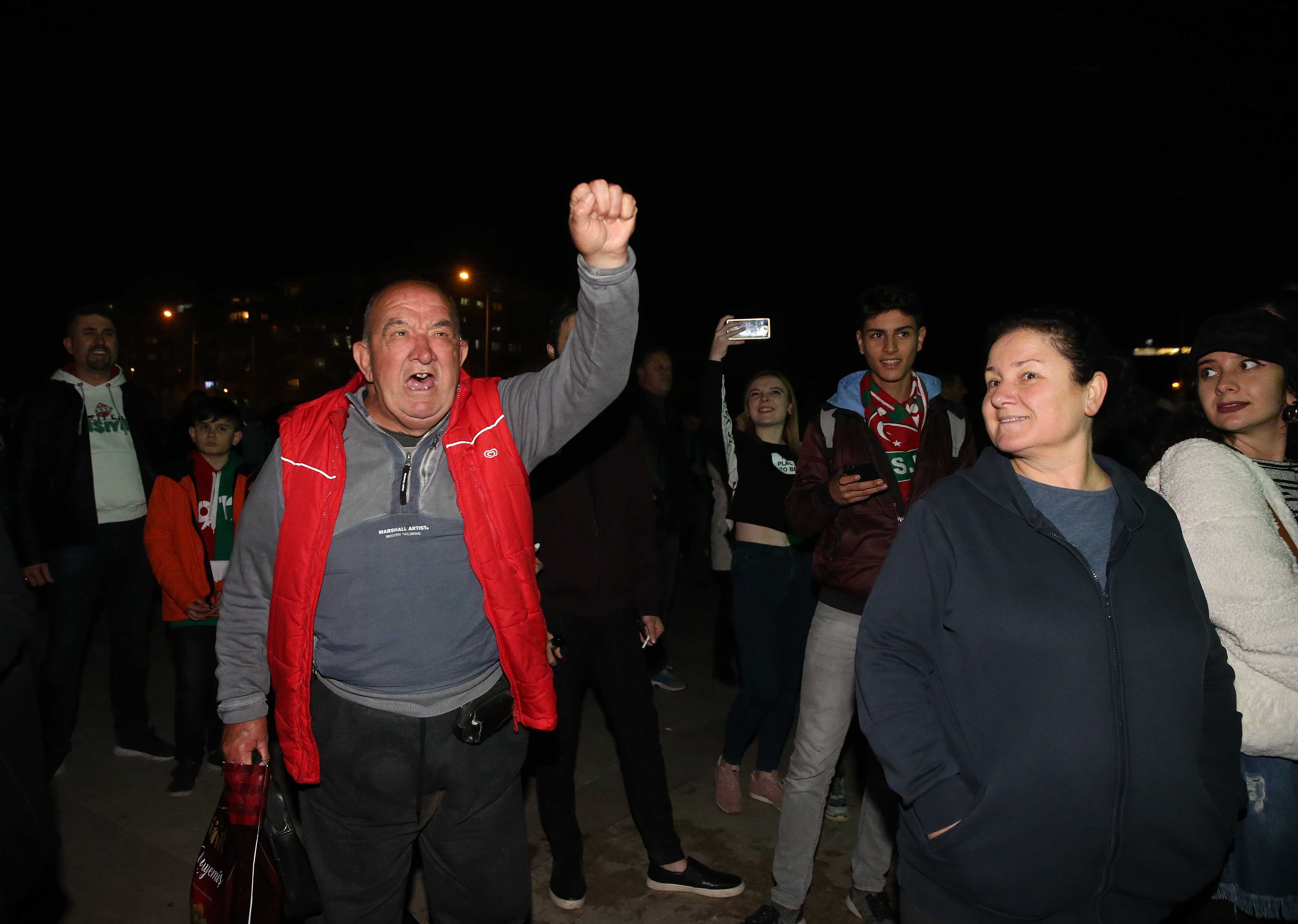 Dünya Karşıyakalılar Günü'ne muhteşem kutlama!