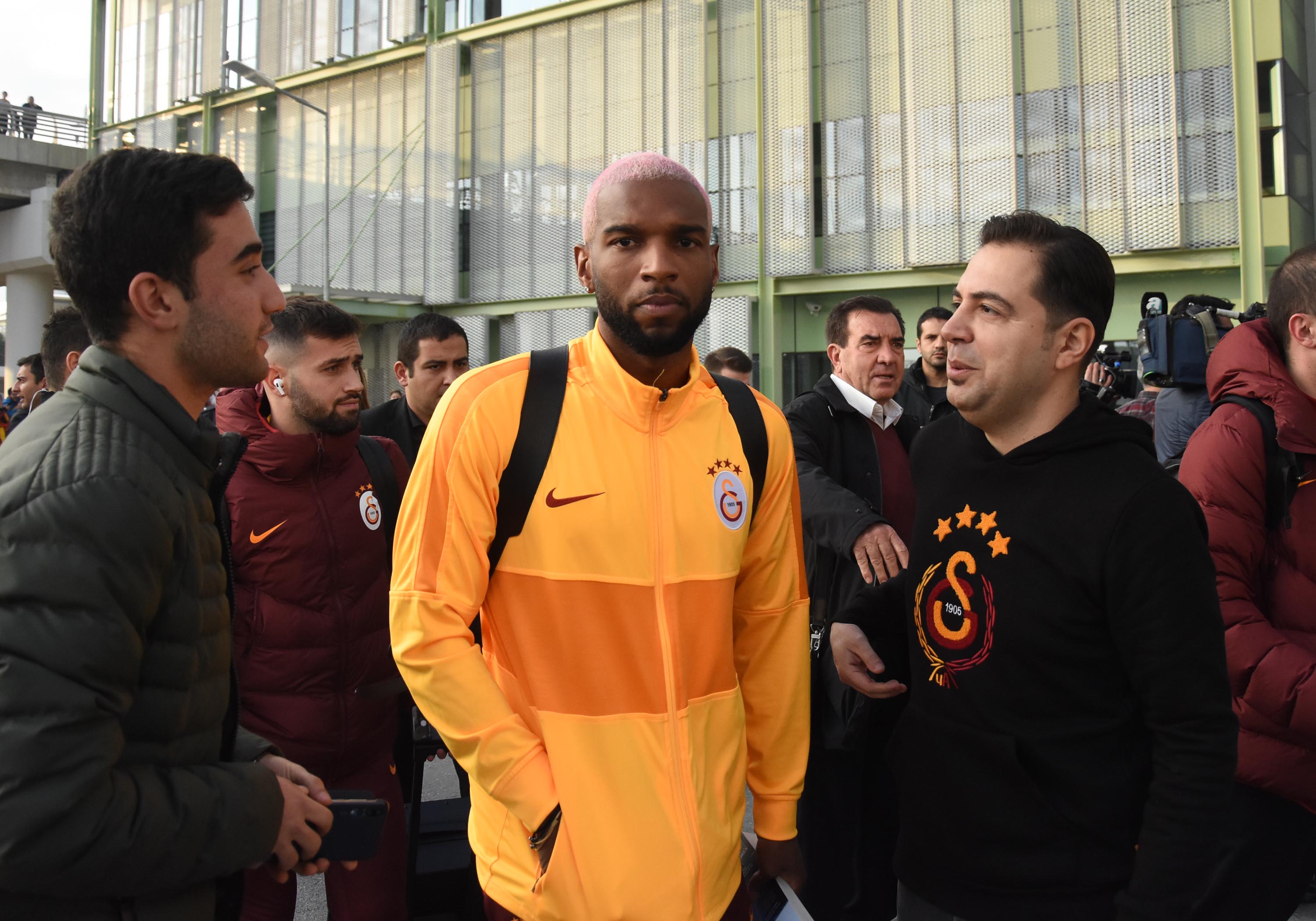 Galatasaray kafilesi İzmir'e geldi