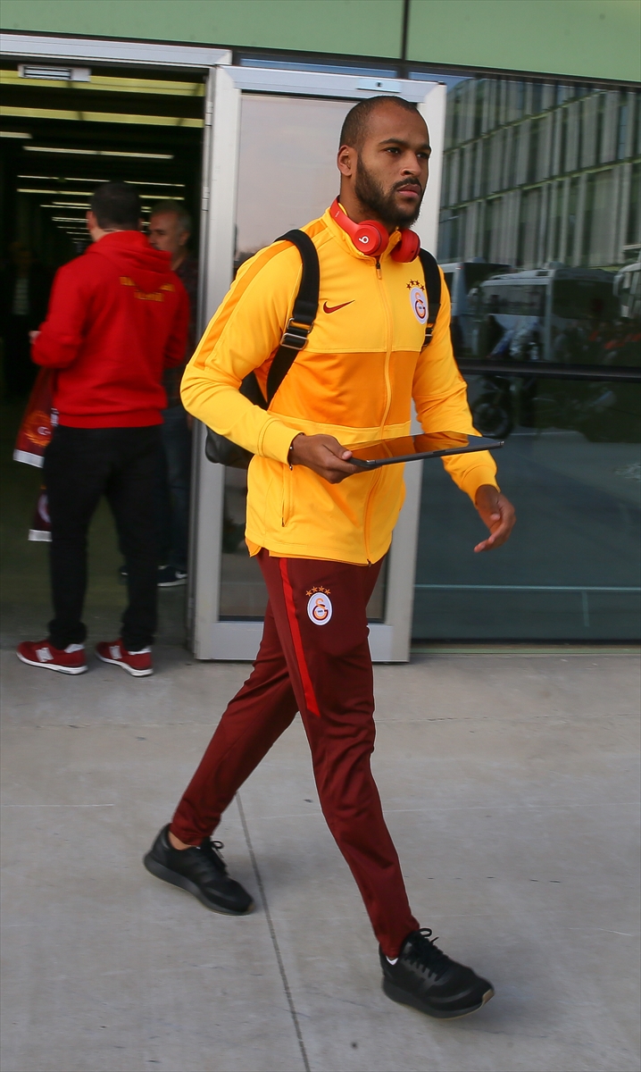 Galatasaray kafilesi İzmir'e geldi