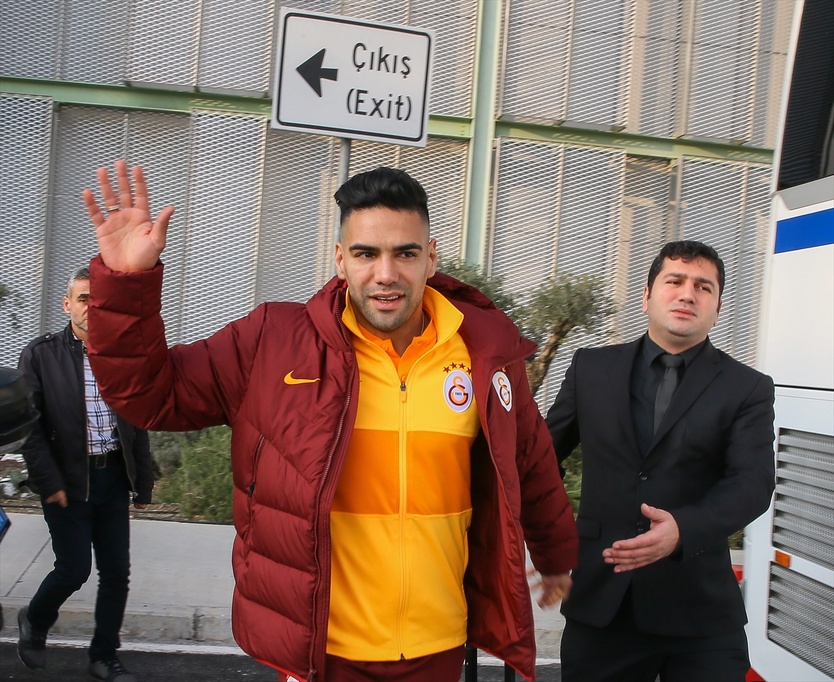 Galatasaray kafilesi İzmir'e geldi