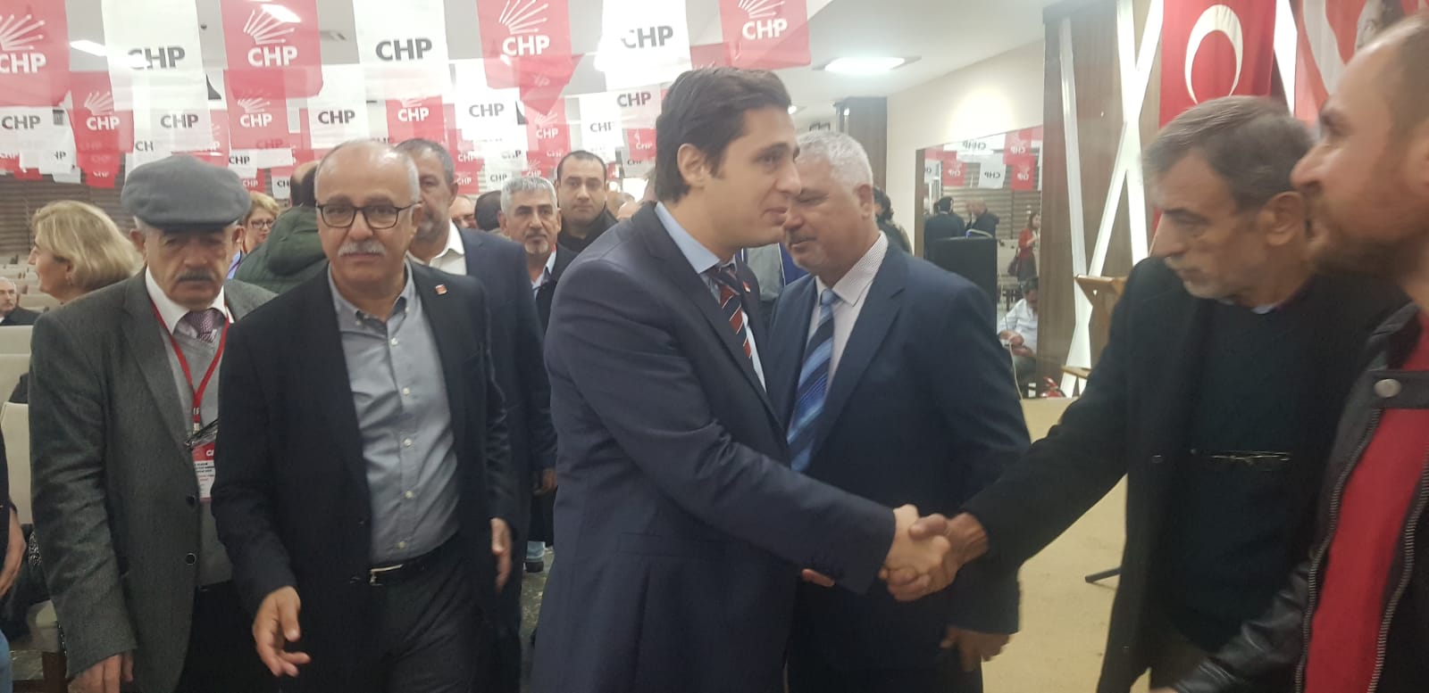 Bayraklı'da kongre heyecanı