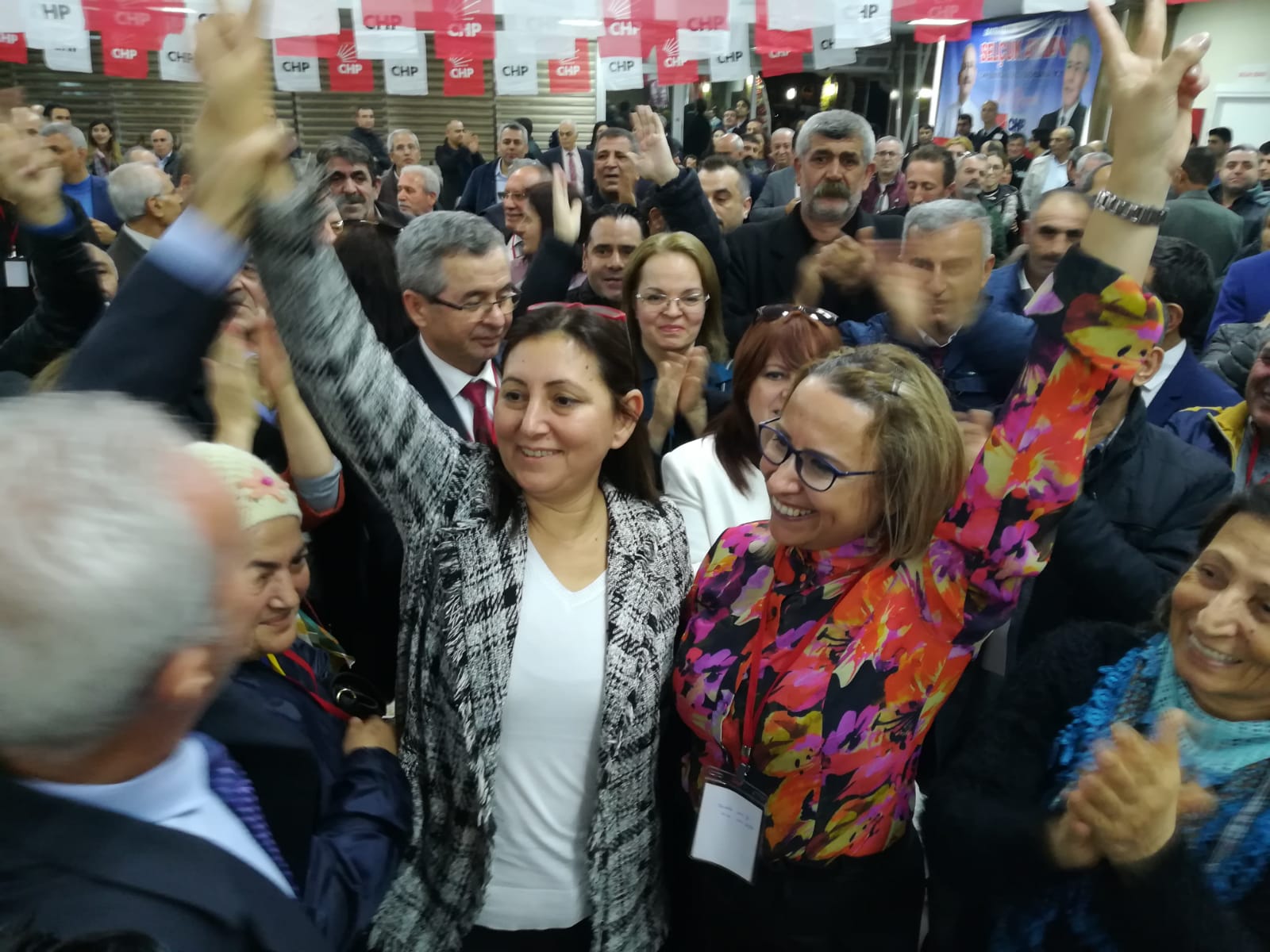 Bayraklı'da kongre heyecanı