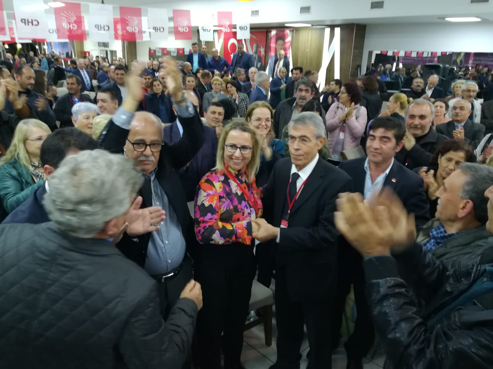 Bayraklı'da kongre heyecanı