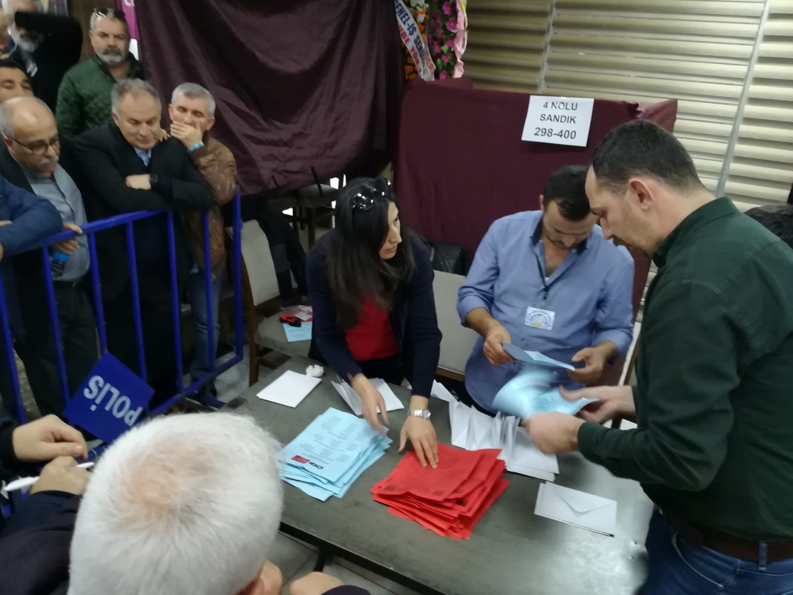 Bayraklı'da kongre heyecanı