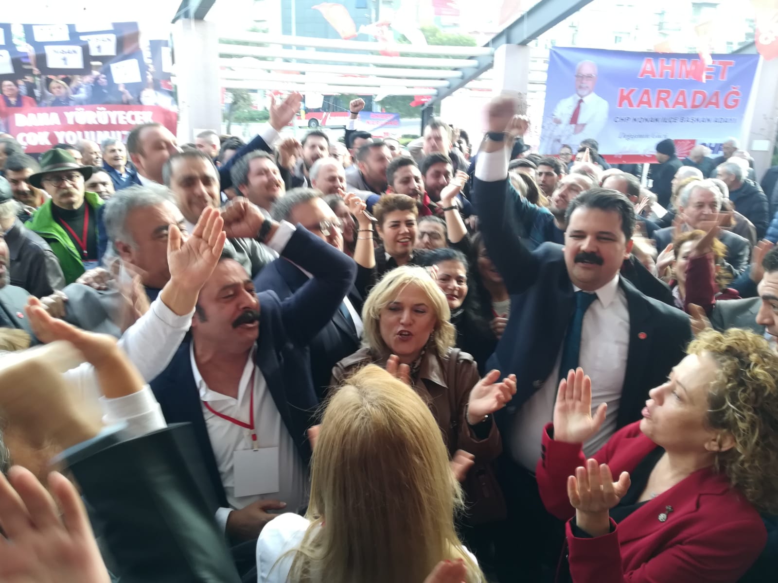 CHP Konak İlçe Kongresi'nden kareler...