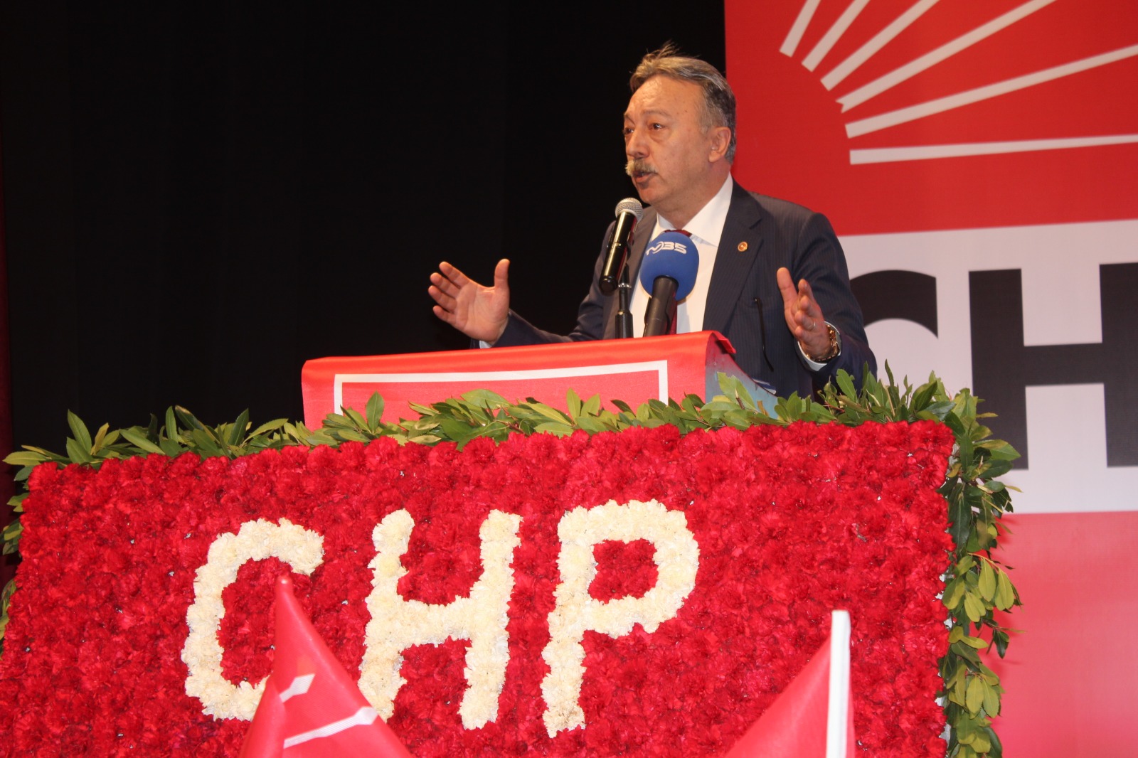 CHP Konak İlçe Kongresi'nden kareler...