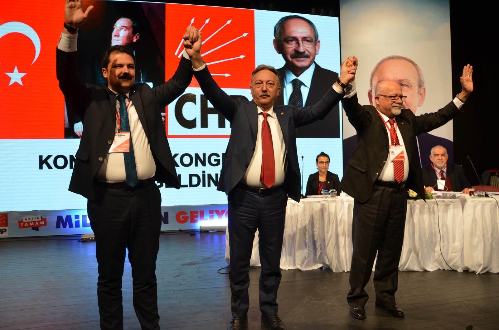 CHP Konak İlçe Kongresi'nden kareler...