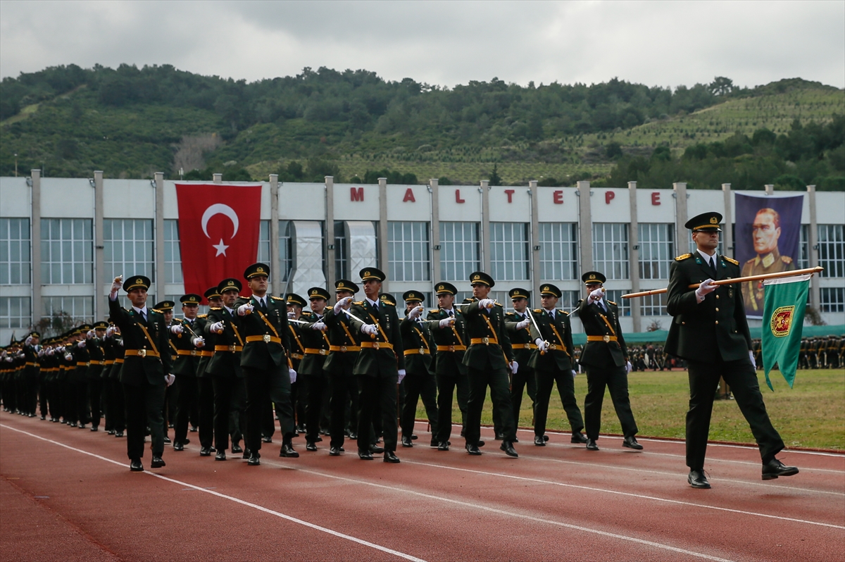 2 bin 136 teğmenin mezuniyet gururu