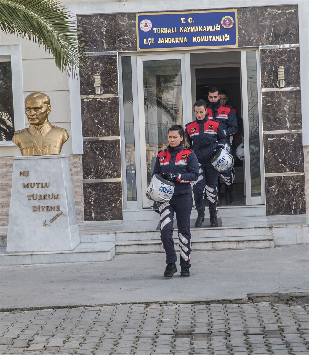 Jandarmanın kadın hızırları