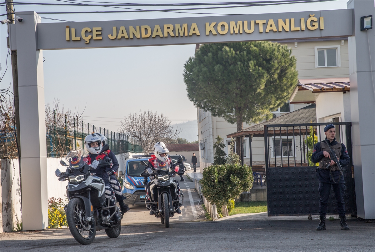Jandarmanın kadın hızırları