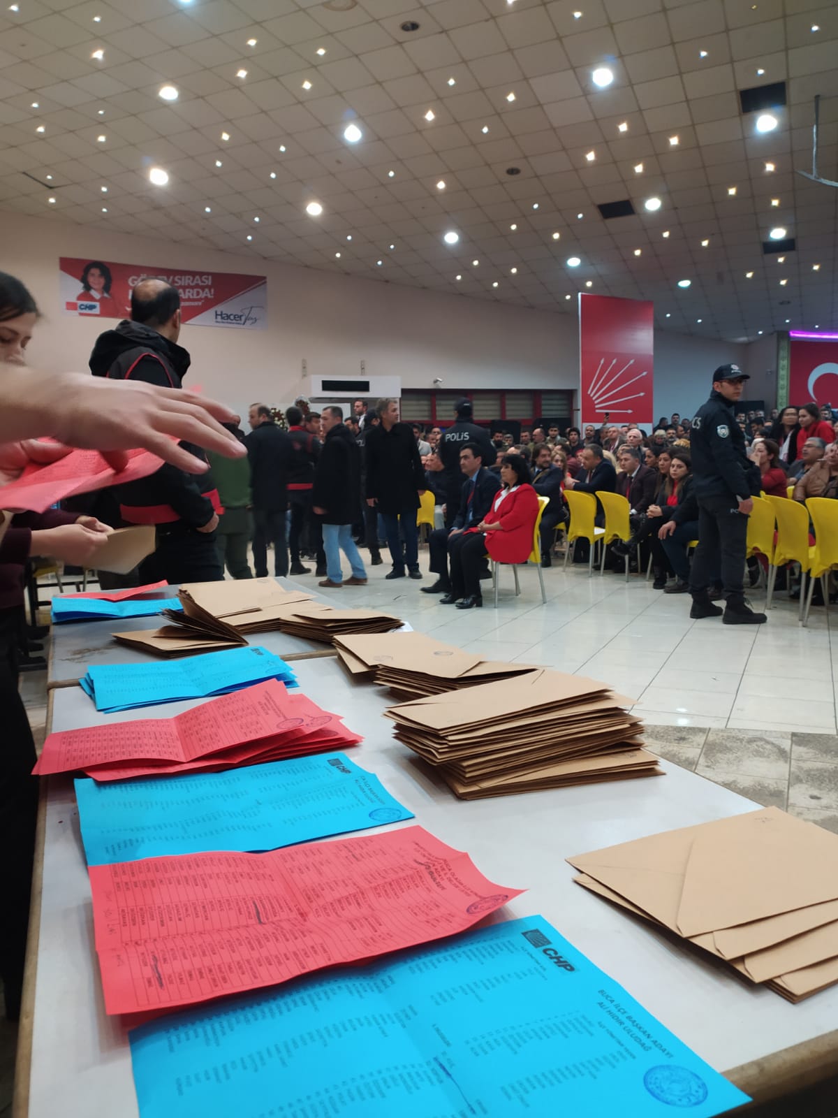 CHP Buca'da kongre heyecanı