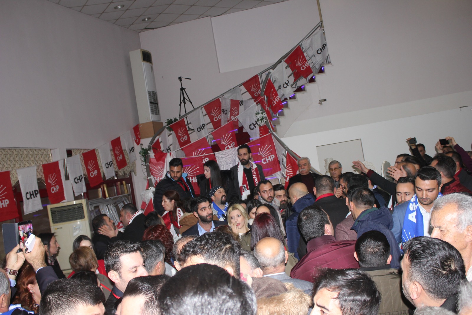 CHP Buca'da kongre heyecanı