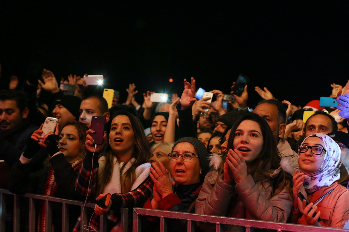 İzmir'de yeni yıl coşkusu!
