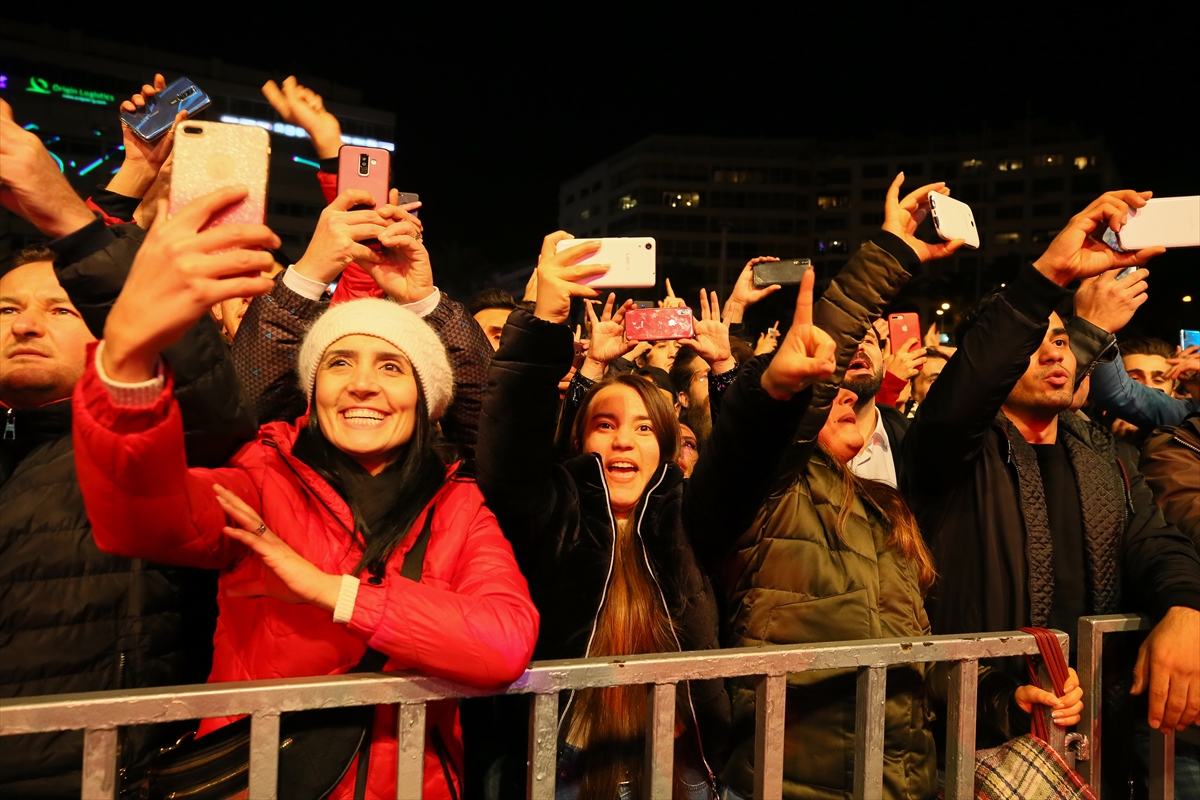 İzmir'de yeni yıl coşkusu!