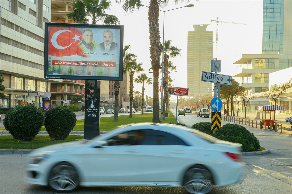 İzmir adliye şehitlerini anıyor