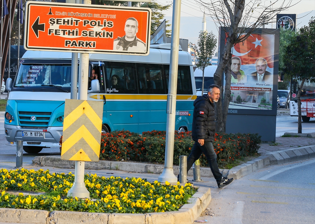 İzmir adliye şehitlerini anıyor