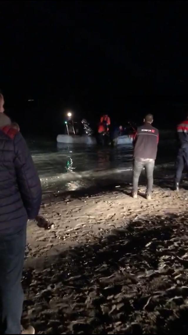 Çeşme'de tekne faciasında ölen çocuklardan geriye ayakkabıları kaldı