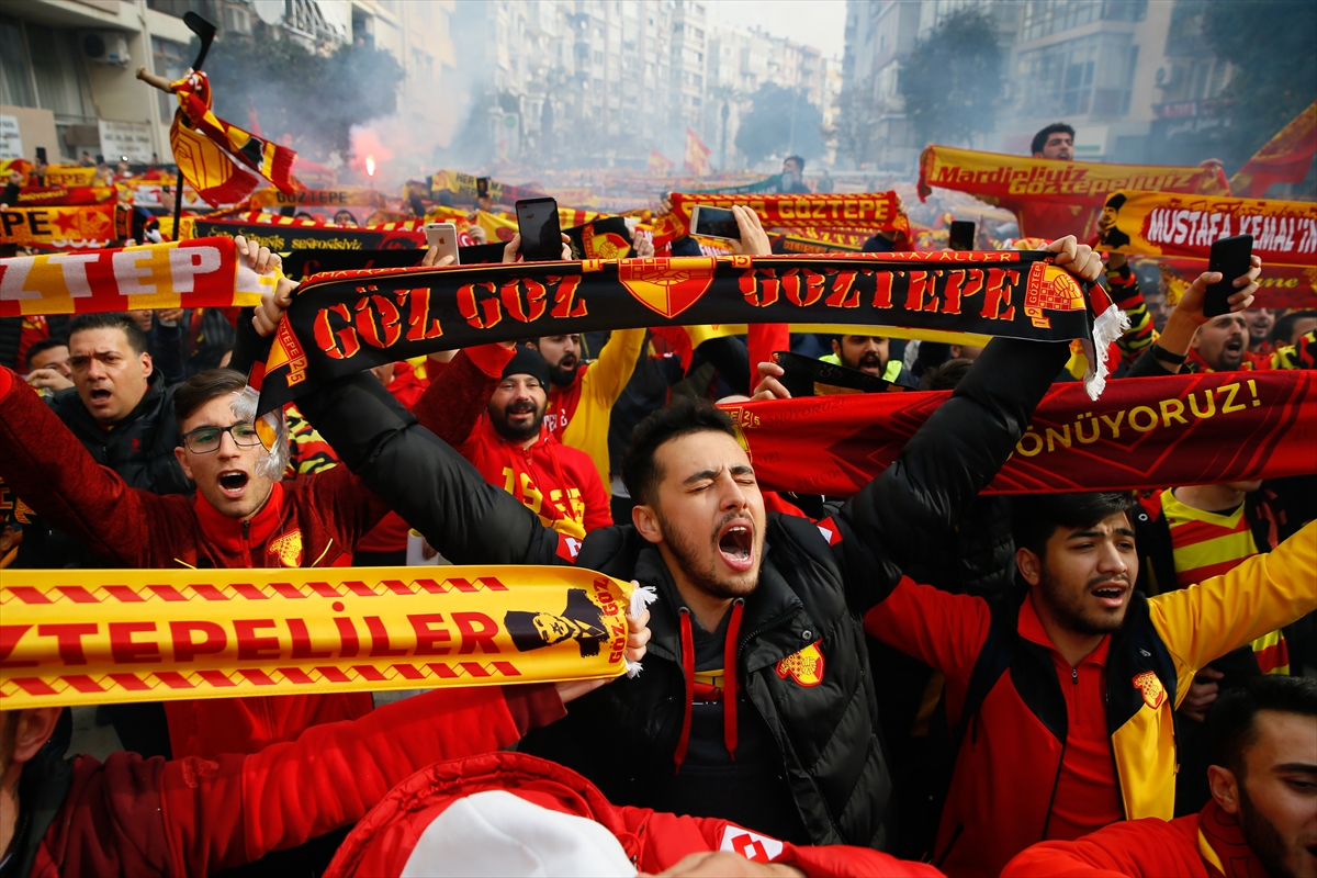 İzmir'de tarihi gün! Gürsel Aksel'de ilk maç