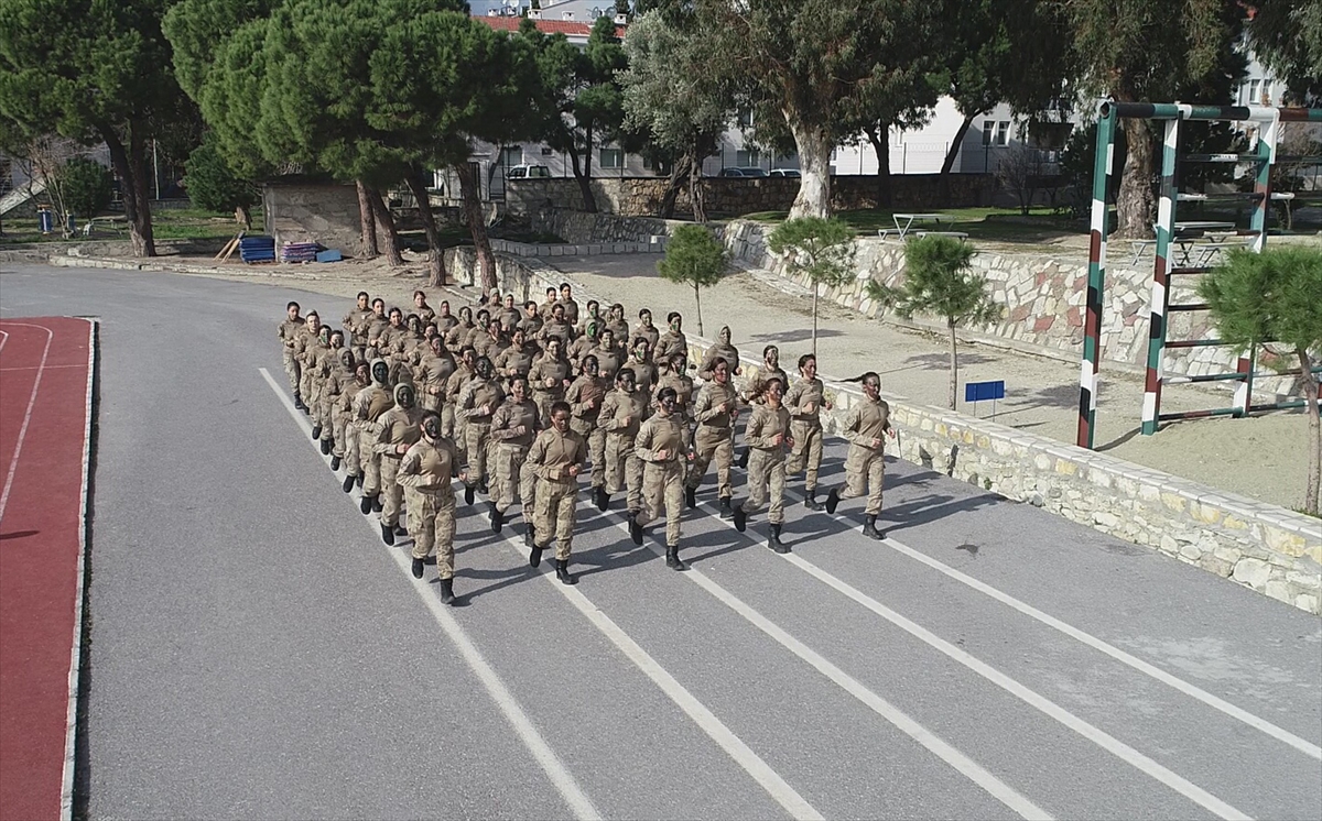 Kadın komandolar zorlu görevlere hazır!