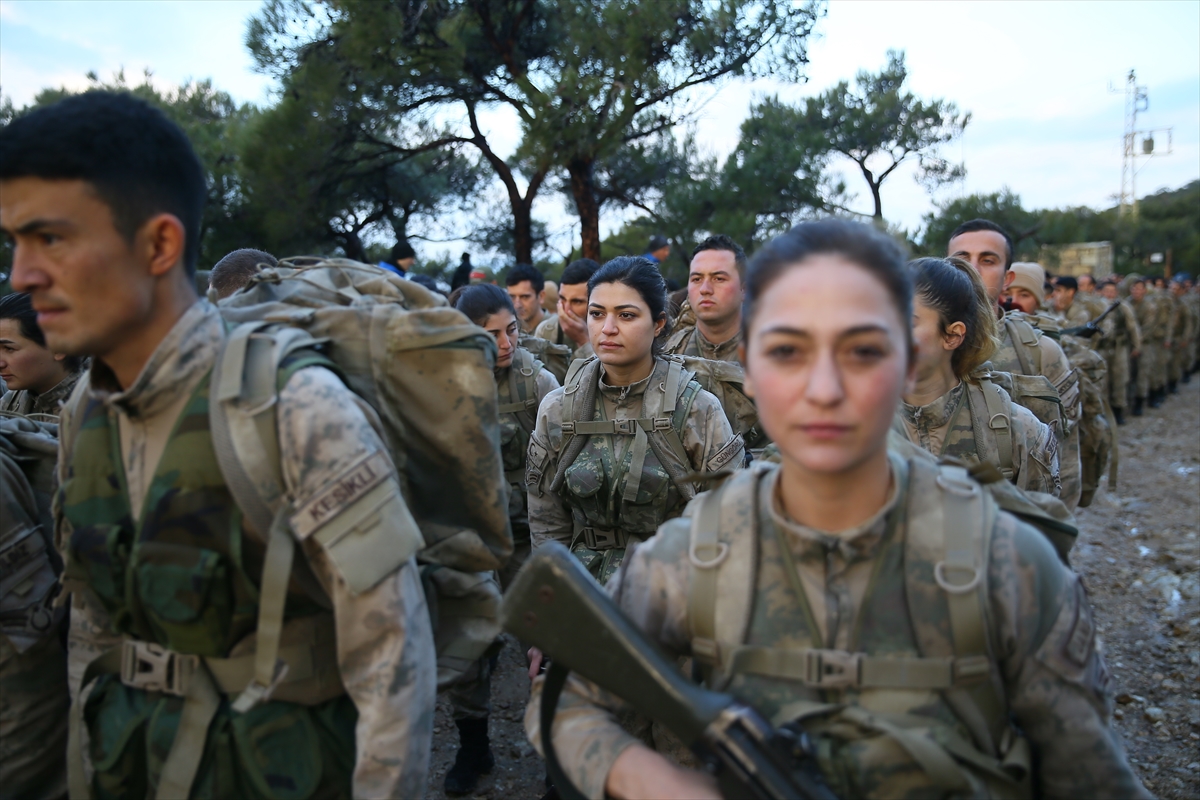 Kadın komandolar zorlu görevlere hazır!