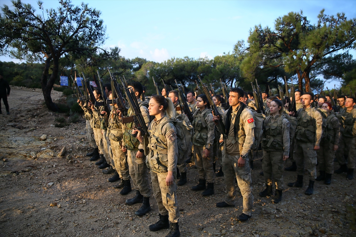 Kadın komandolar zorlu görevlere hazır!