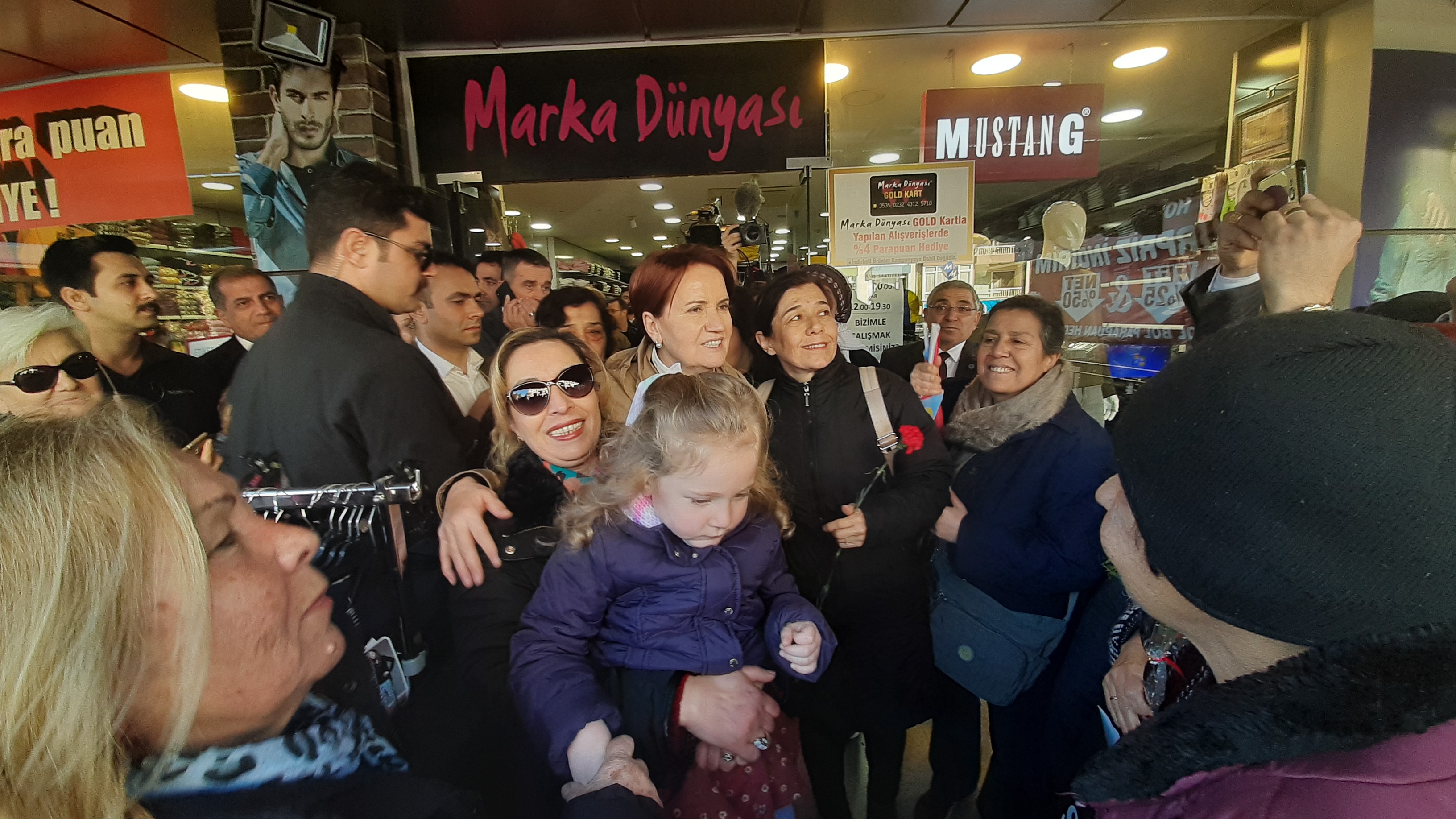 Meral Akşener'den Kıbrıs Şehitleri ziyareti