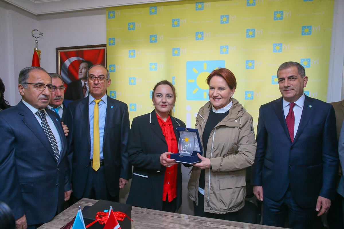 Meral Akşener'den Kıbrıs Şehitleri ziyareti