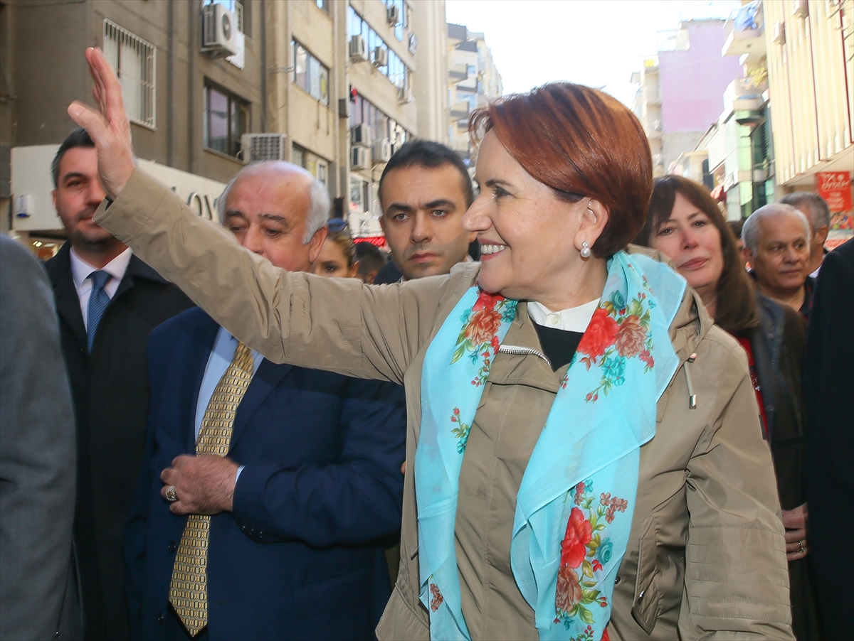 Meral Akşener'den Kıbrıs Şehitleri ziyareti