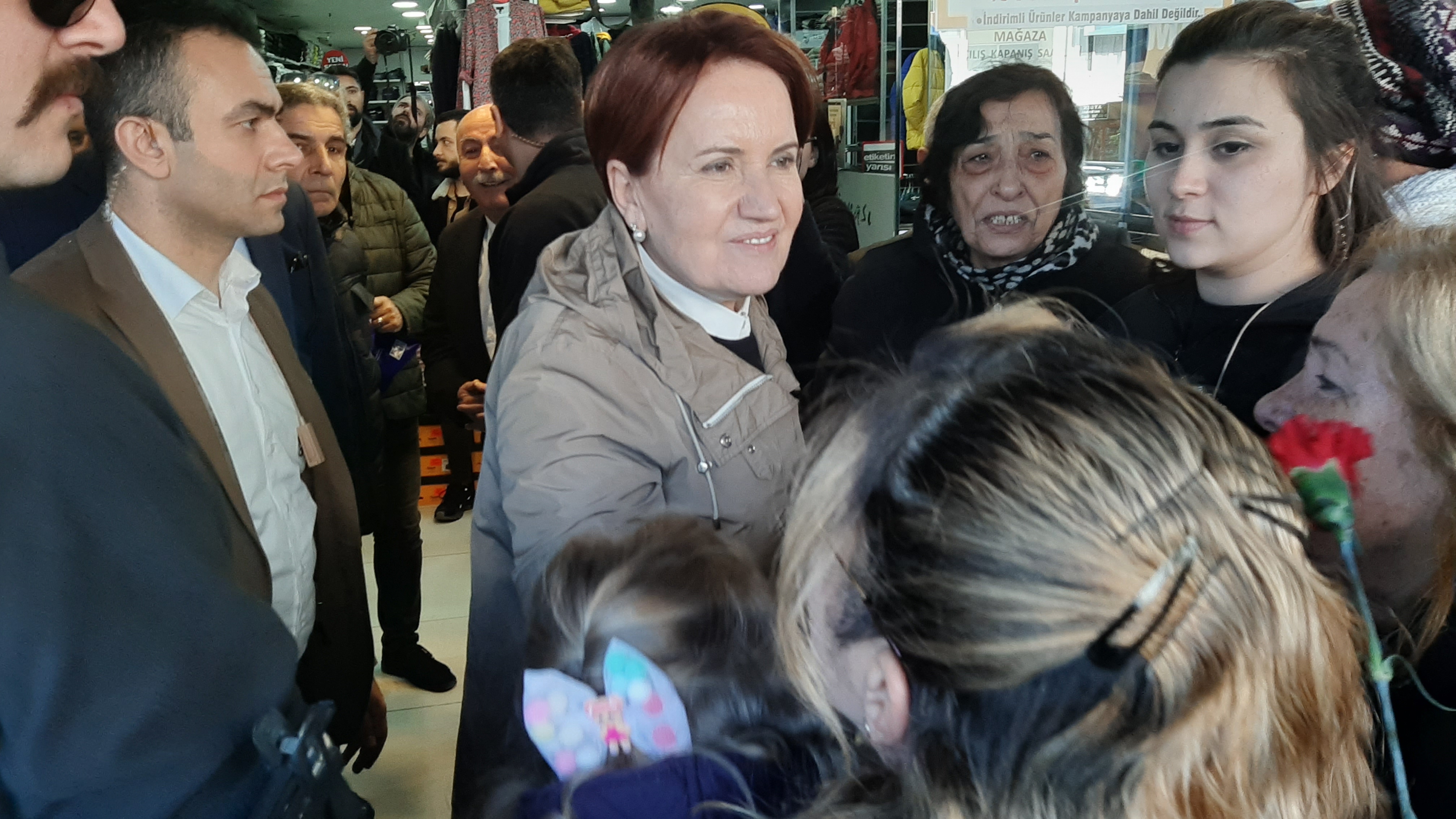 Meral Akşener'den Kıbrıs Şehitleri ziyareti