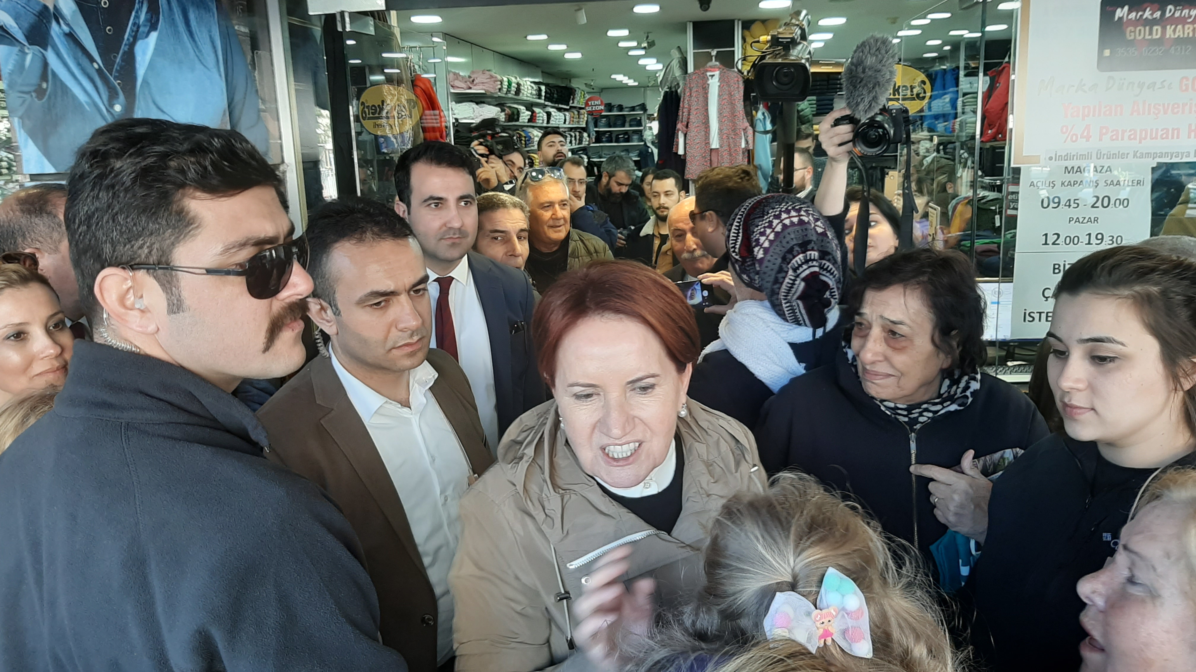 Meral Akşener'den Kıbrıs Şehitleri ziyareti