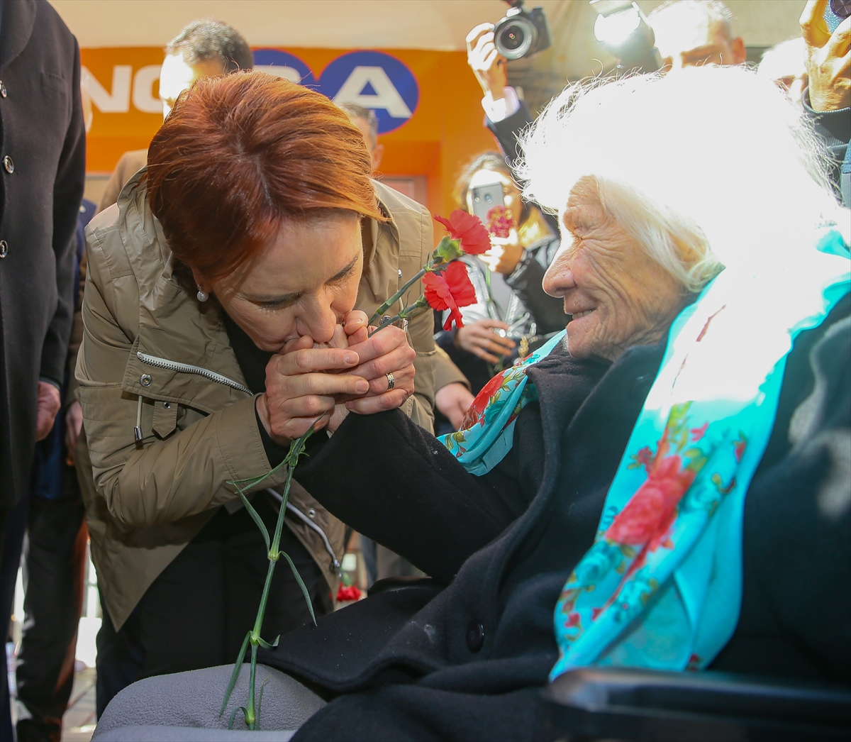 Meral Akşener'den Kıbrıs Şehitleri ziyareti