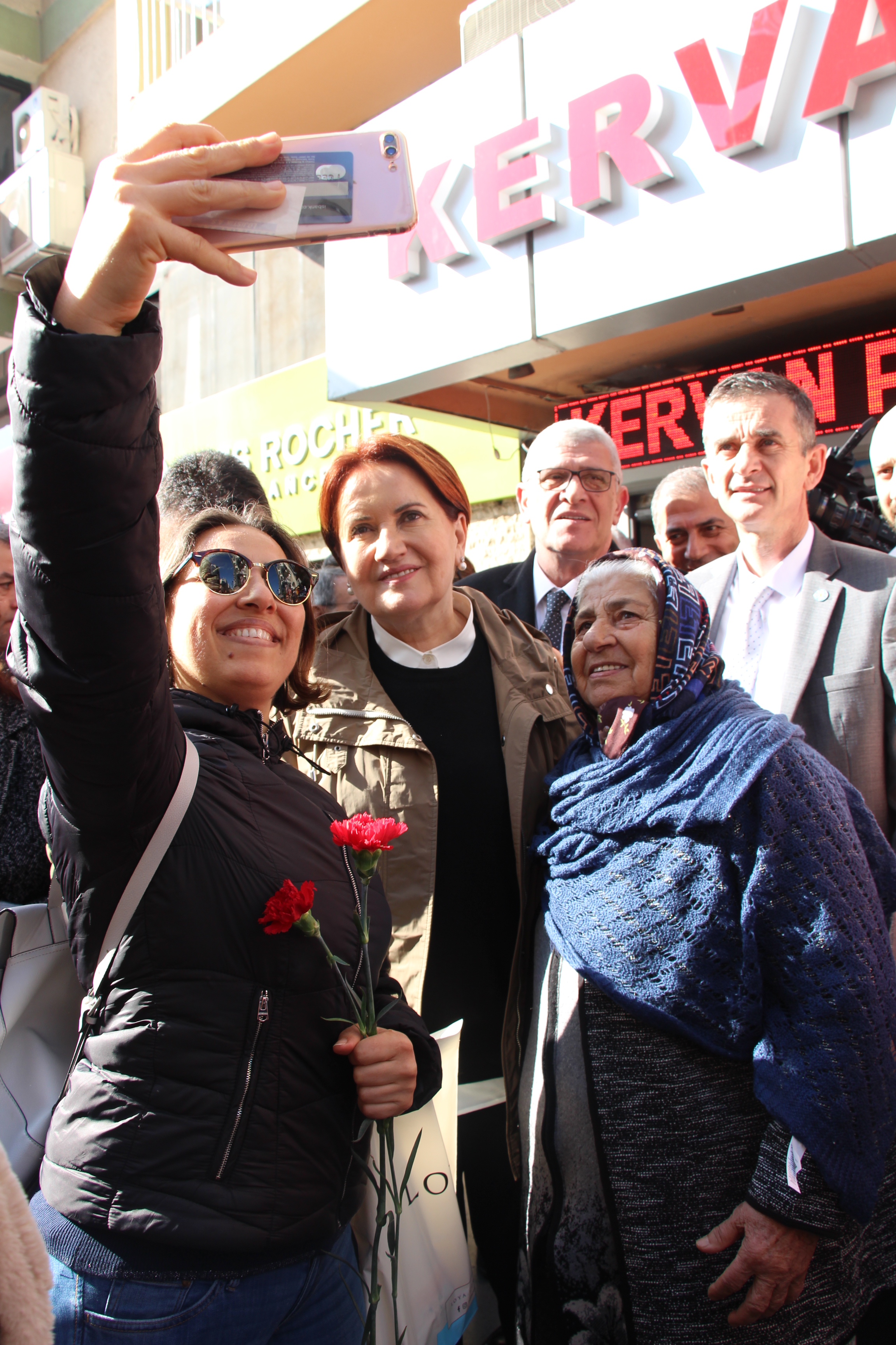 Meral Akşener'den Kıbrıs Şehitleri ziyareti