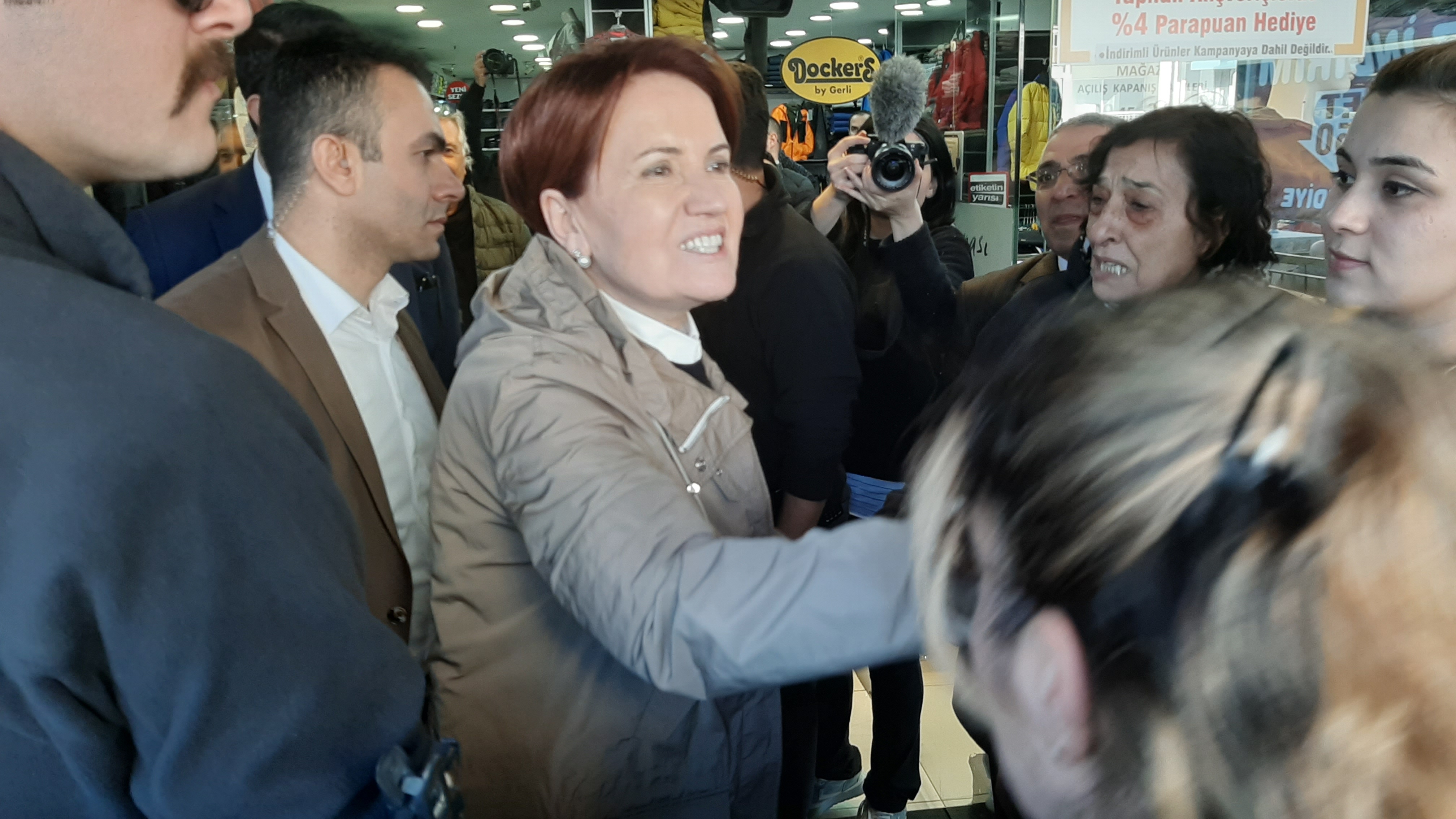 Meral Akşener'den Kıbrıs Şehitleri ziyareti