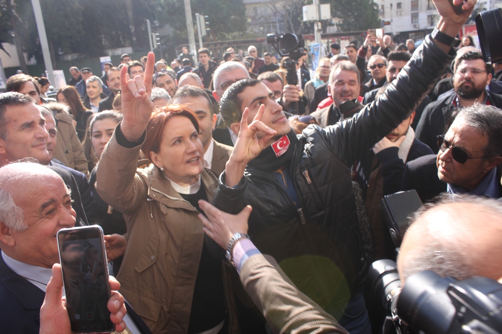 Meral Akşener'den Kıbrıs Şehitleri ziyareti