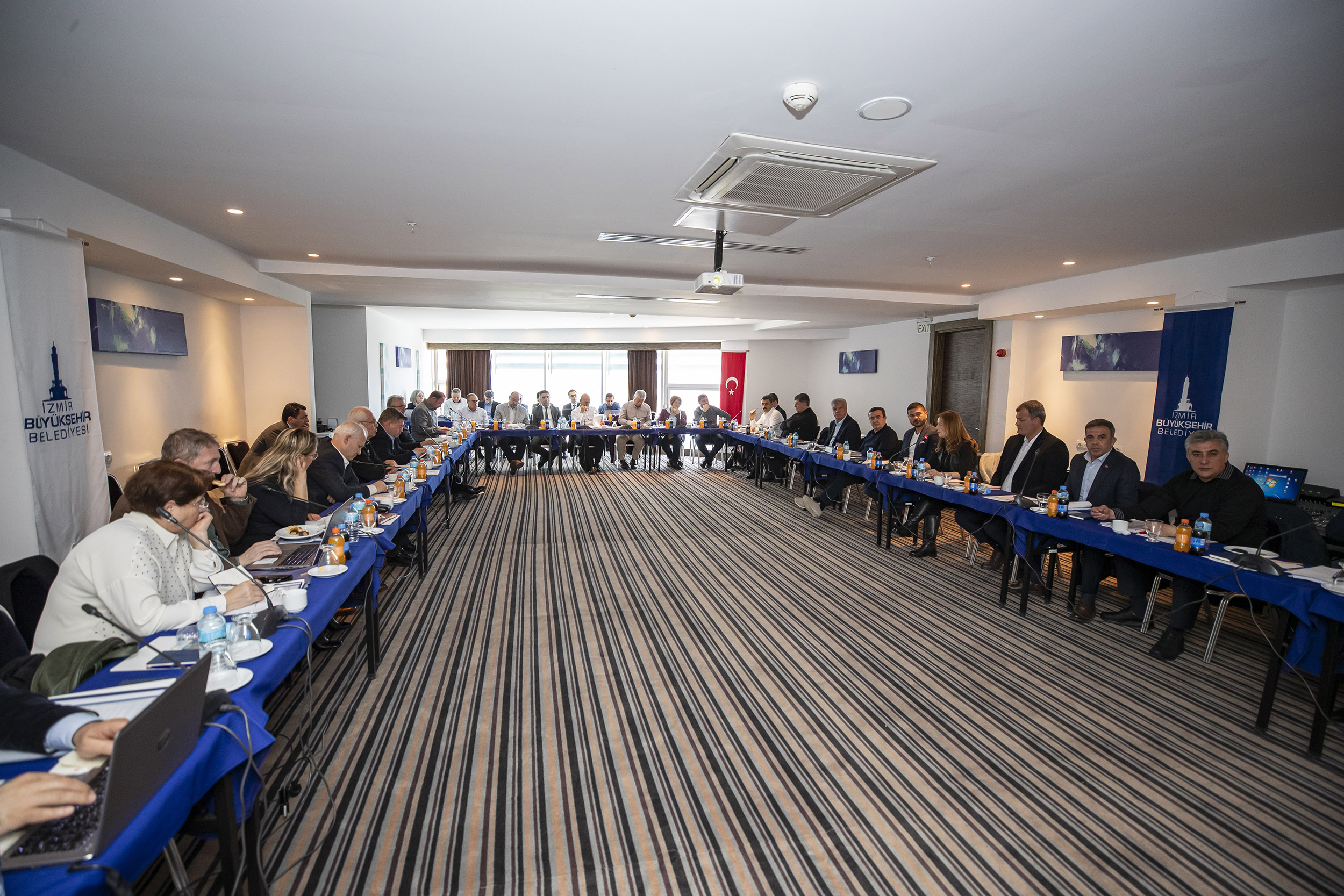 İzmir’in başkanları Menderes’te toplandı
