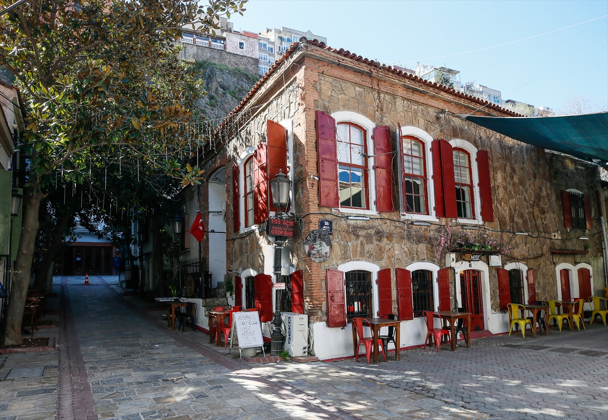 Issız İzmir!