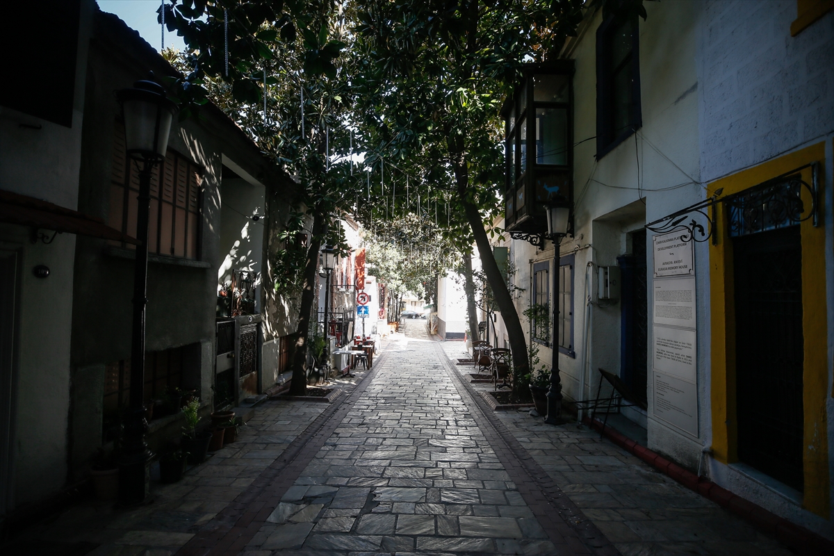 Issız İzmir!