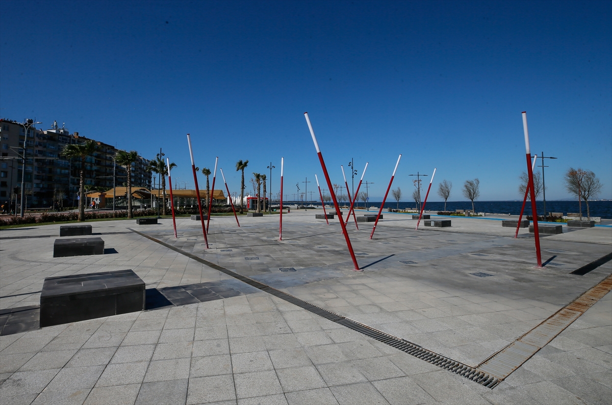 Issız İzmir!